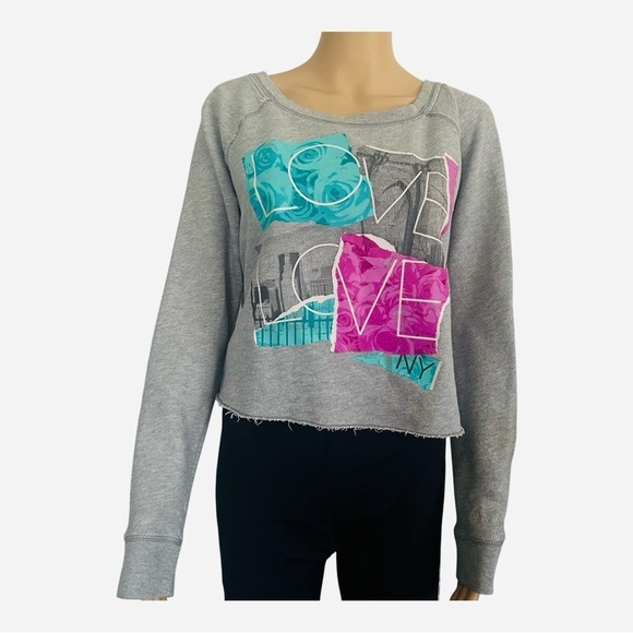 Aeropostale boxy cropped Gray Graphic Women' Top M fleece  long  sleeve casual - Picture 2 of 11